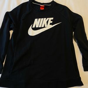 Nike Crewneck Sweatshirt with pockets